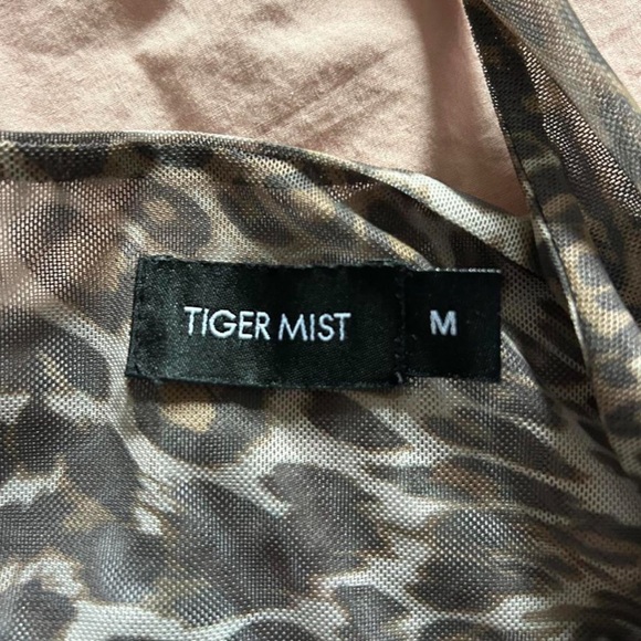 Leopard Halter Top - Picture 5 of 5